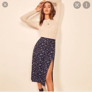 🌟NEW reformation Jaime floral midi skirt blue